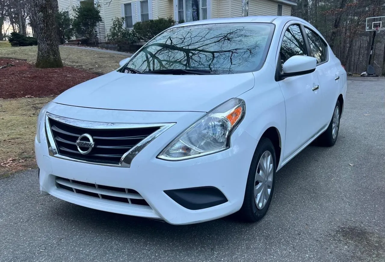 NISSAN VERSA S