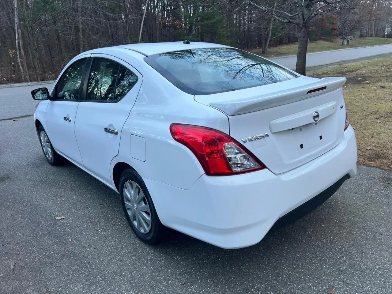 NISSAN VERSA S