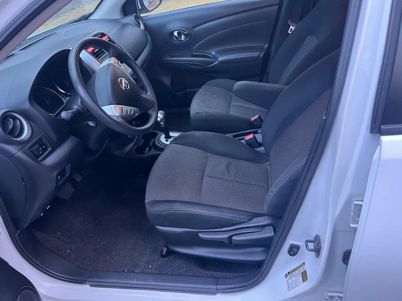 NISSAN VERSA S