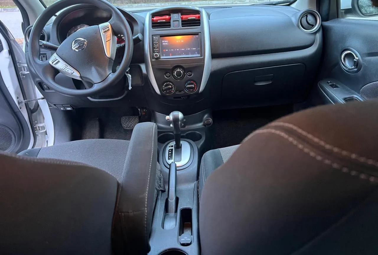NISSAN VERSA S