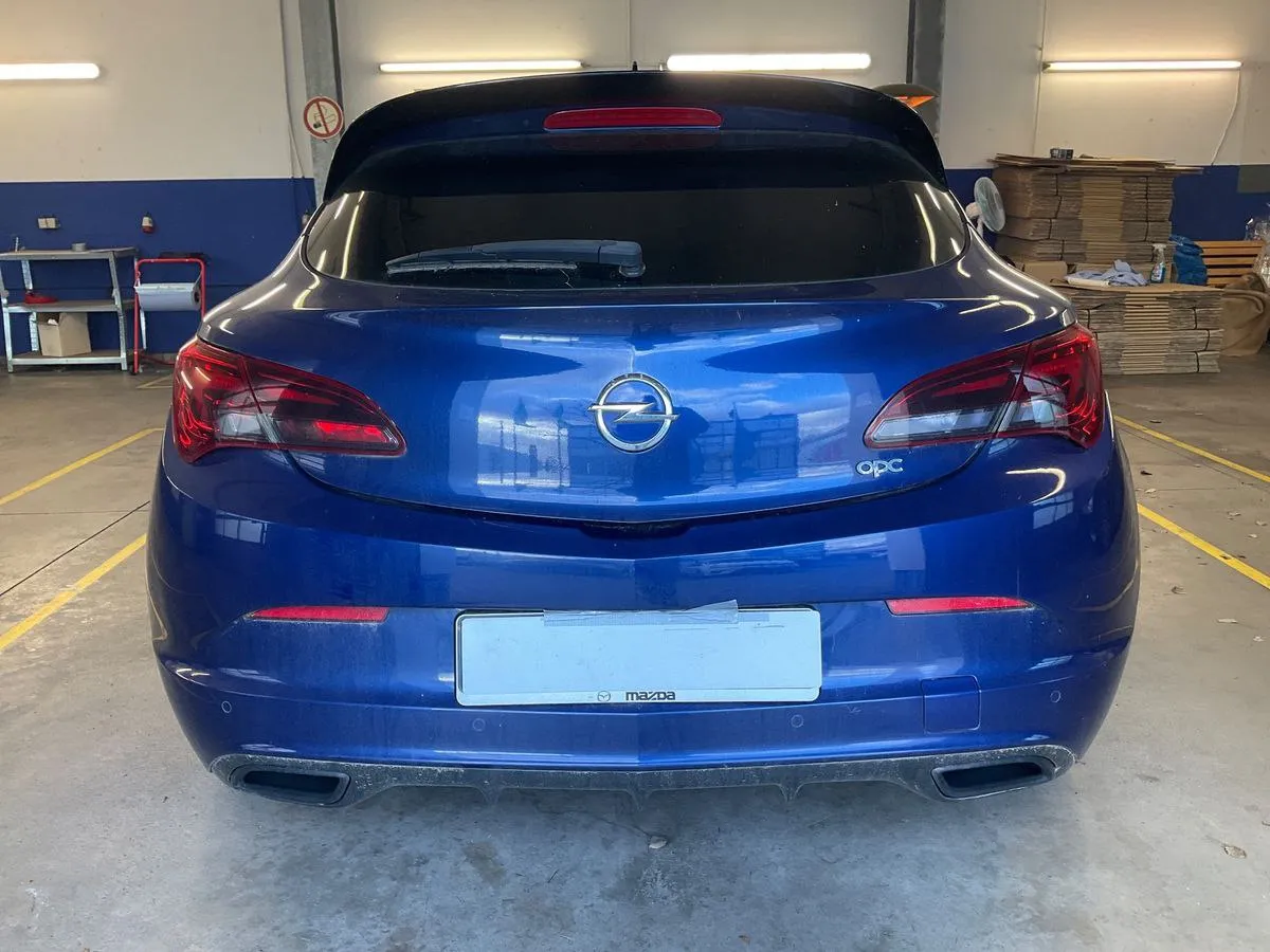 Opel Astra GTC 2.0 Turbo