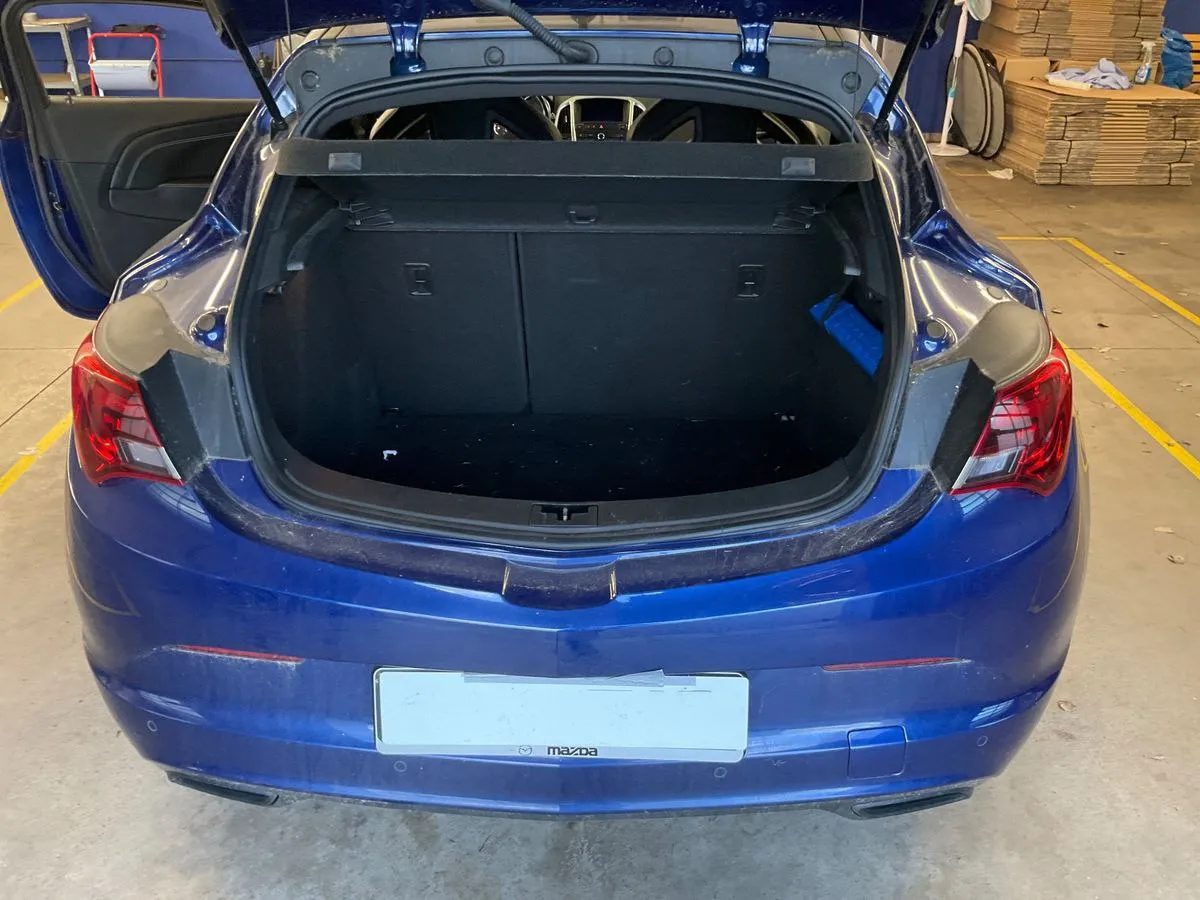 Opel Astra GTC 2.0 Turbo