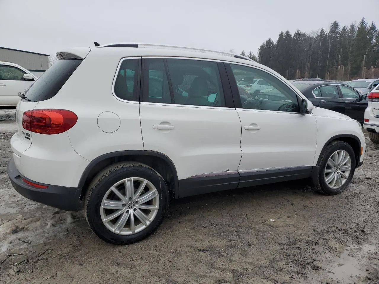 Volkswagen Tiguan S