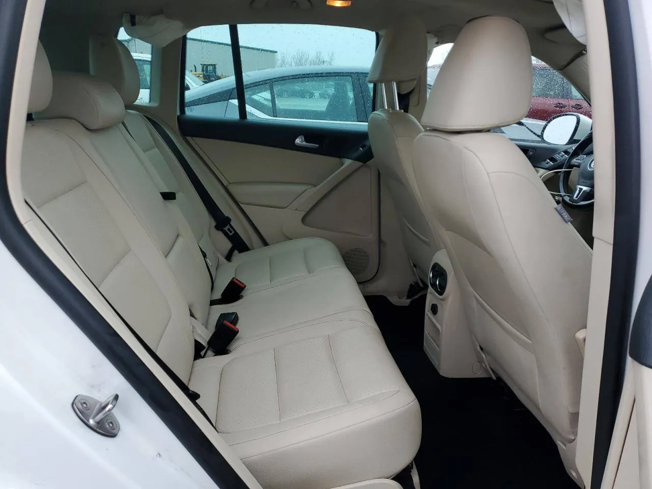 Volkswagen Tiguan S